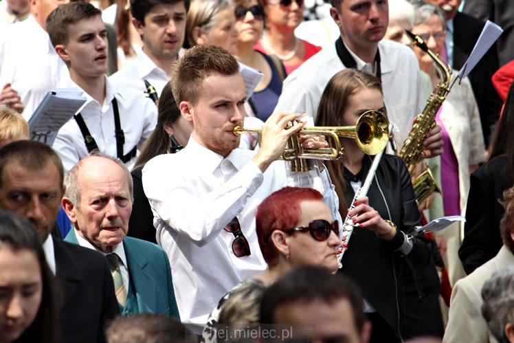 Boże Ciało: procesja parafii Matki Bożej Nieustającej Pomocy