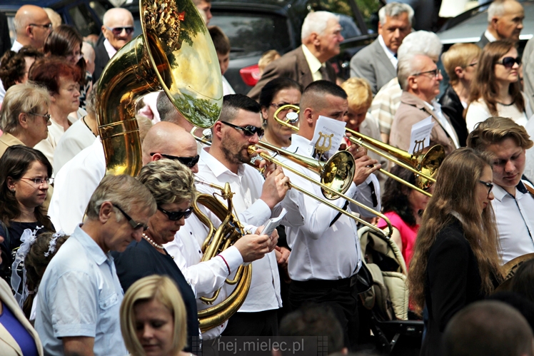 Boże Ciało: procesja parafii Matki Bożej Nieustającej Pomocy