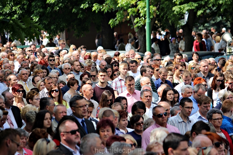 Boże Ciało: procesja parafii Matki Bożej Nieustającej Pomocy