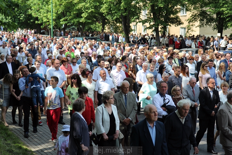 Boże Ciało: procesja parafii Matki Bożej Nieustającej Pomocy