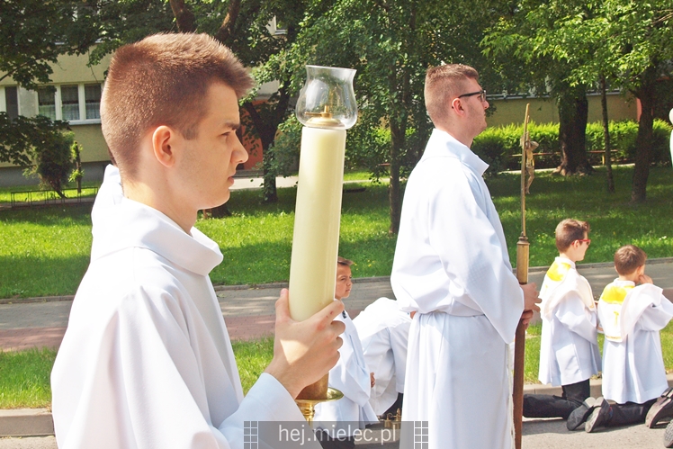 Boże Ciało: procesje w parafach pw. Ducha Świętego oraz Św. Mateusza w Mielcu