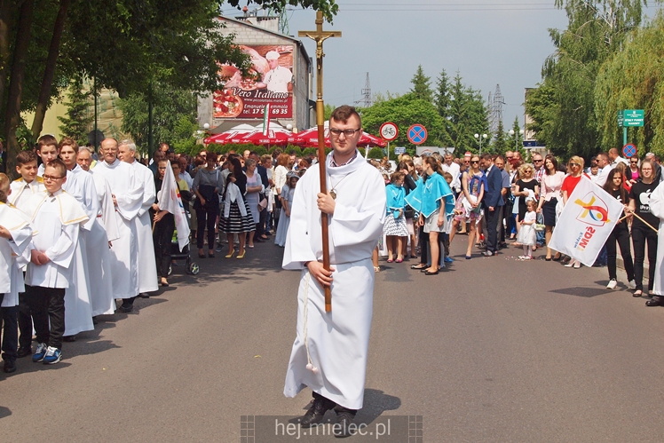Boże Ciało: procesje w parafach pw. Ducha Świętego oraz Św. Mateusza w Mielcu