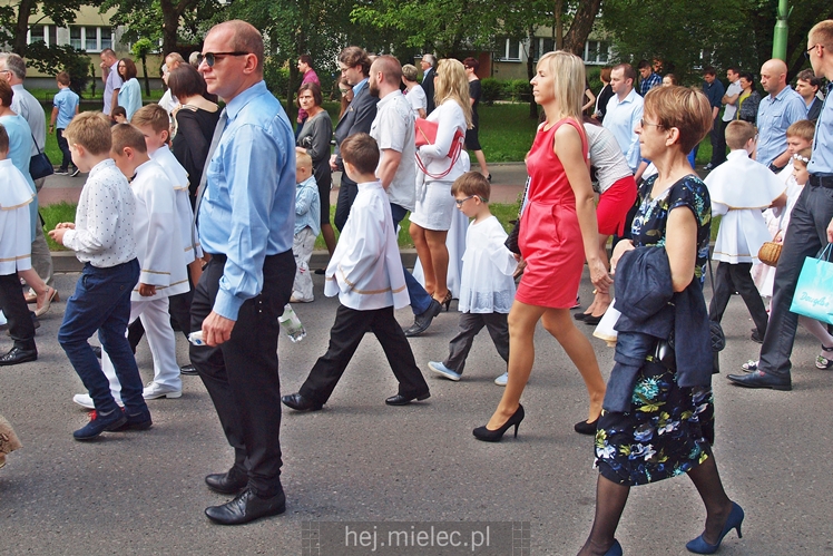 Boże Ciało: procesje w parafach pw. Ducha Świętego oraz Św. Mateusza w Mielcu