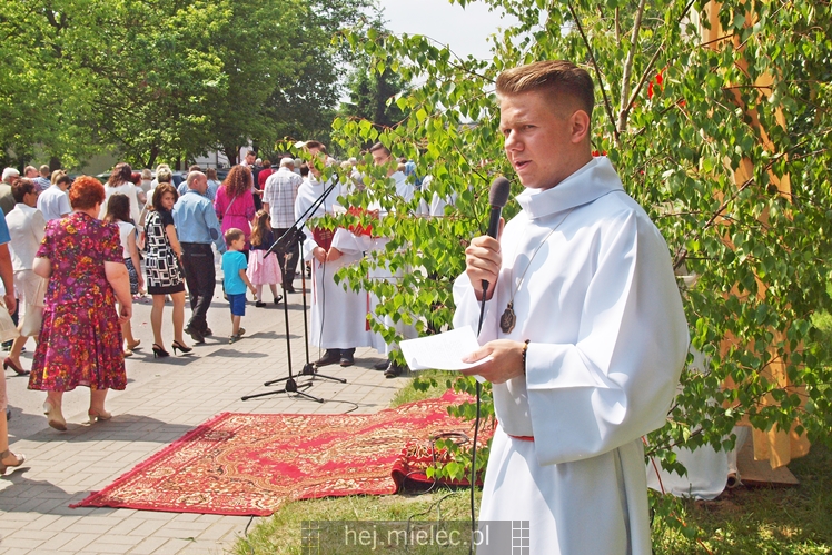 Boże Ciało: procesje w parafach pw. Ducha Świętego oraz Św. Mateusza w Mielcu