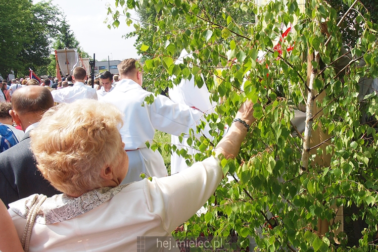 Boże Ciało: procesje w parafach pw. Ducha Świętego oraz Św. Mateusza w Mielcu