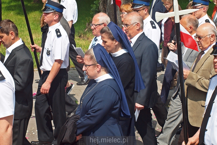 Boże Ciało: procesje w parafach pw. Ducha Świętego oraz Św. Mateusza w Mielcu