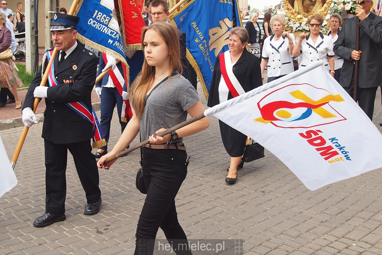 Boże Ciało: procesje w parafach pw. Ducha Świętego oraz Św. Mateusza w Mielcu