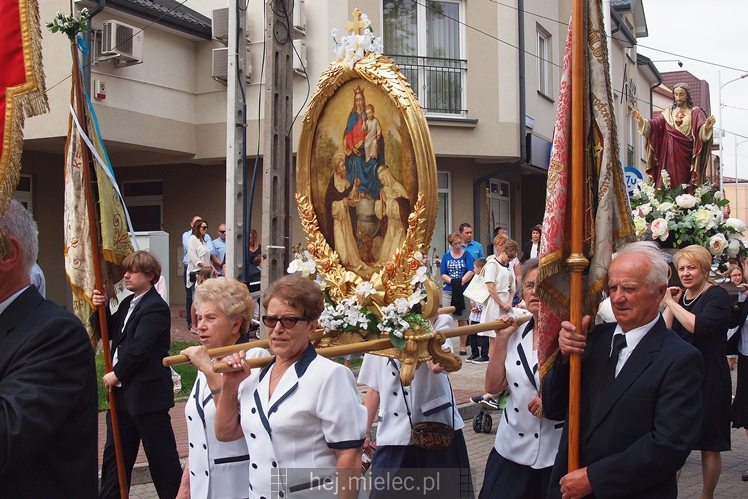 Boże Ciało: procesje w parafach pw. Ducha Świętego oraz Św. Mateusza w Mielcu