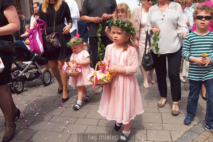Boże Ciało: procesje w parafach pw. Ducha Świętego oraz Św. Mateusza w Mielcu