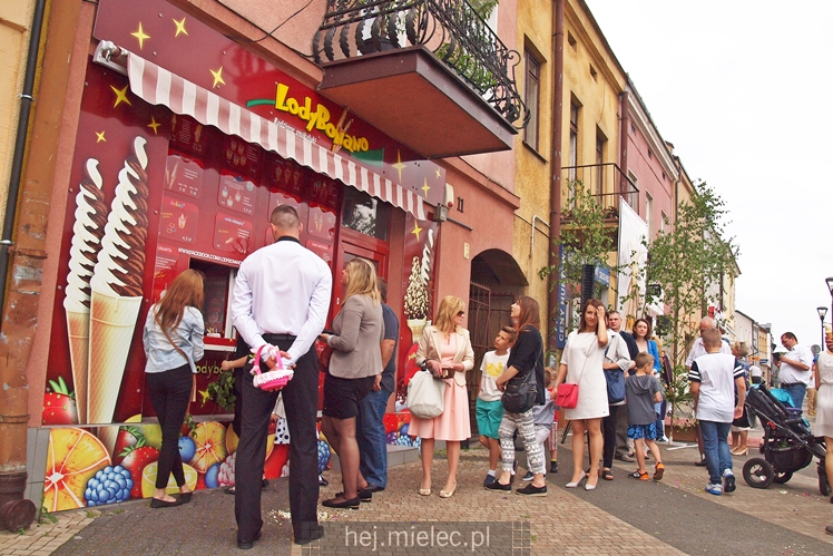 Boże Ciało: procesje w parafach pw. Ducha Świętego oraz Św. Mateusza w Mielcu