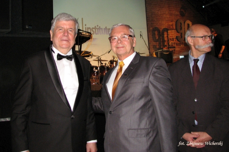 Gali z okazji 90-lecia działalności Instytutu Lotnictwa w Warszawie