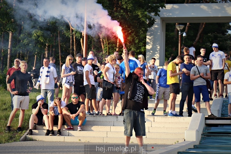 FETA PO AWANSIE! Tysiące kibiców świętowało awans na ulicach miasta - CZĘŚĆ I