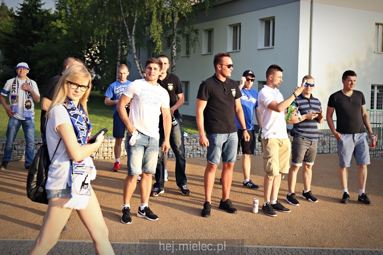 FETA PO AWANSIE! Tysiące kibiców świętowało awans na ulicach miasta - CZĘŚĆ I