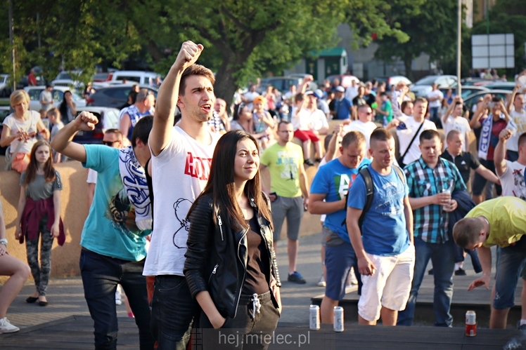 FETA PO AWANSIE! Tysiące kibiców świętowało awans na ulicach miasta - CZĘŚĆ I