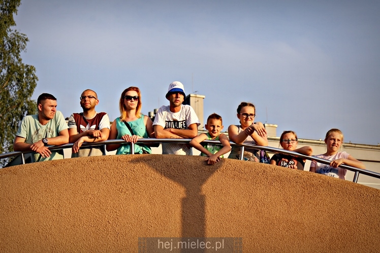 FETA PO AWANSIE! Tysiące kibiców świętowało awans na ulicach miasta - CZĘŚĆ I