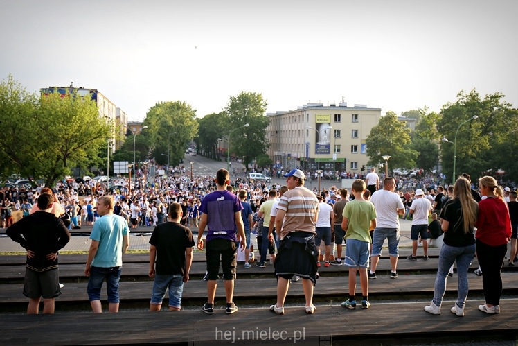 FETA PO AWANSIE! Tysiące kibiców świętowało awans na ulicach miasta - CZĘŚĆ I