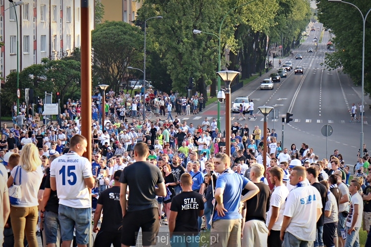 FETA PO AWANSIE! Tysiące kibiców świętowało awans na ulicach miasta - CZĘŚĆ I
