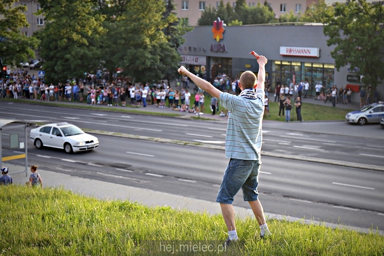 FETA PO AWANSIE! Tysiące kibiców świętowało awans na ulicach miasta - CZĘŚĆ I