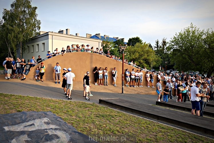 FETA PO AWANSIE! Tysiące kibiców świętowało awans na ulicach miasta - CZĘŚĆ I