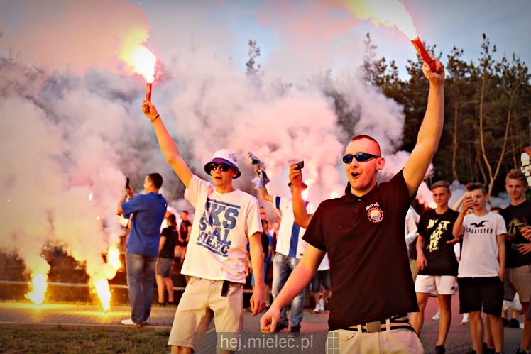 FETA PO AWANSIE! Tysiące kibiców świętowało awans na ulicach miasta - CZĘŚĆ I