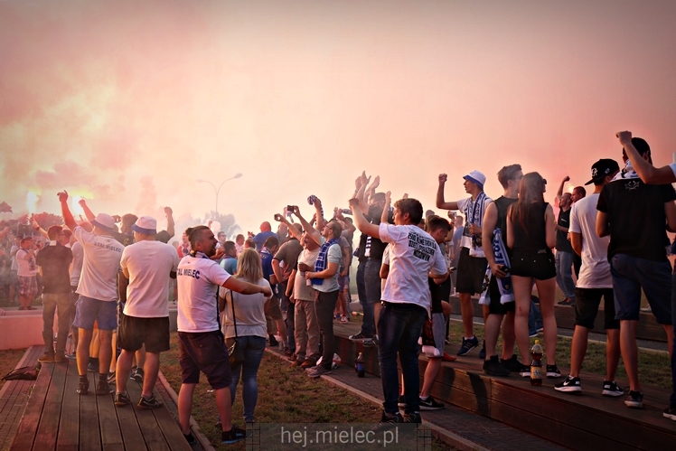 FETA PO AWANSIE! Tysiące kibiców świętowało awans na ulicach miasta - CZĘŚĆ I