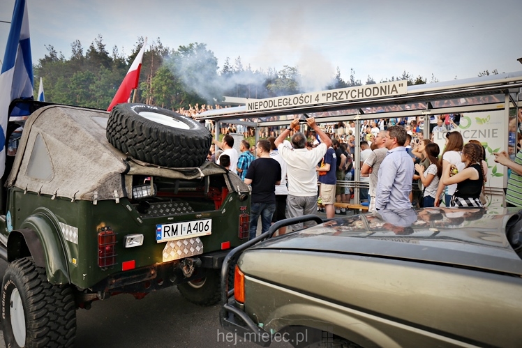 FETA PO AWANSIE! Tysiące kibiców świętowało awans na ulicach miasta - CZĘŚĆ I