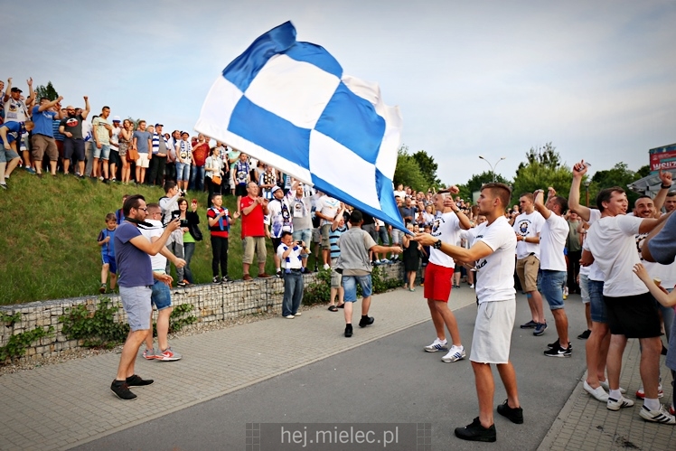 FETA PO AWANSIE! Tysiące kibiców świętowało awans na ulicach miasta - CZĘŚĆ I