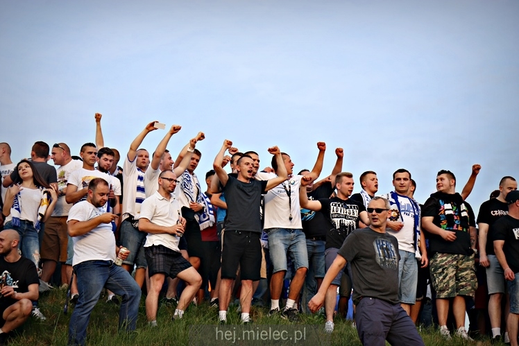 FETA PO AWANSIE! Tysiące kibiców świętowało awans na ulicach miasta - CZĘŚĆ I
