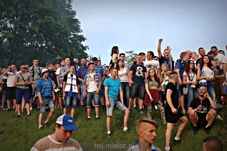 FETA PO AWANSIE! Tysiące kibiców świętowało awans na ulicach miasta - CZĘŚĆ I