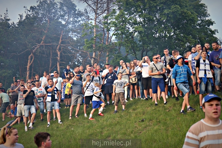FETA PO AWANSIE! Tysiące kibiców świętowało awans na ulicach miasta - CZĘŚĆ I