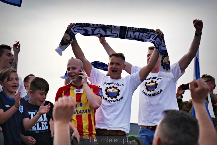 FETA PO AWANSIE! Tysiące kibiców świętowało awans na ulicach miasta - CZĘŚĆ I