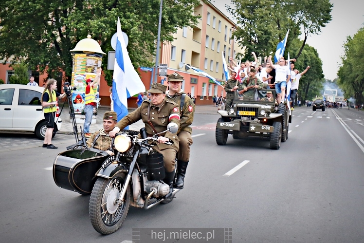 FETA PO AWANSIE! Tysiące kibiców świętowało awans na ulicach miasta - CZĘŚĆ I