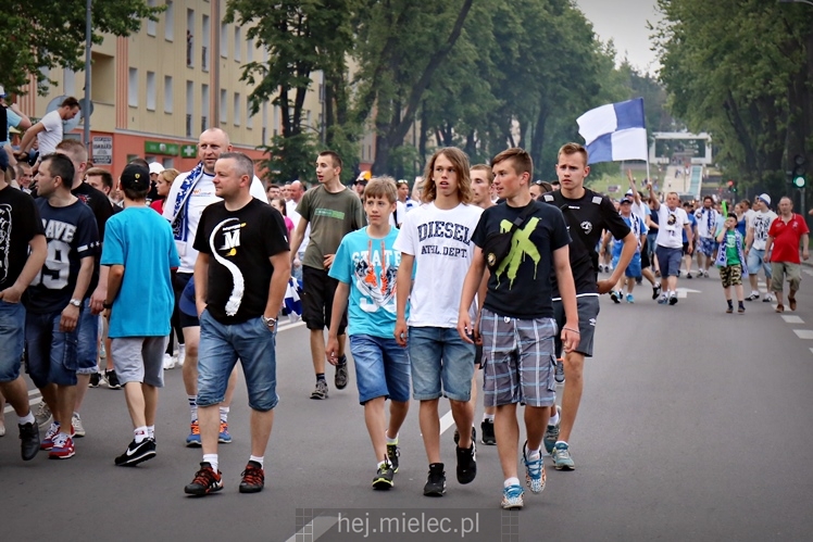 FETA PO AWANSIE! Tysiące kibiców świętowało awans na ulicach miasta - CZĘŚĆ I