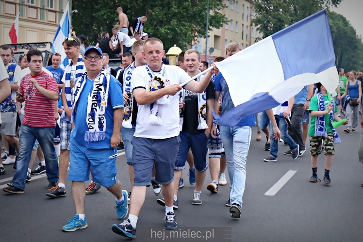FETA PO AWANSIE! Tysiące kibiców świętowało awans na ulicach miasta - CZĘŚĆ I