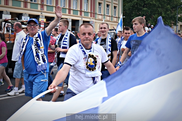FETA PO AWANSIE! Tysiące kibiców świętowało awans na ulicach miasta - CZĘŚĆ I