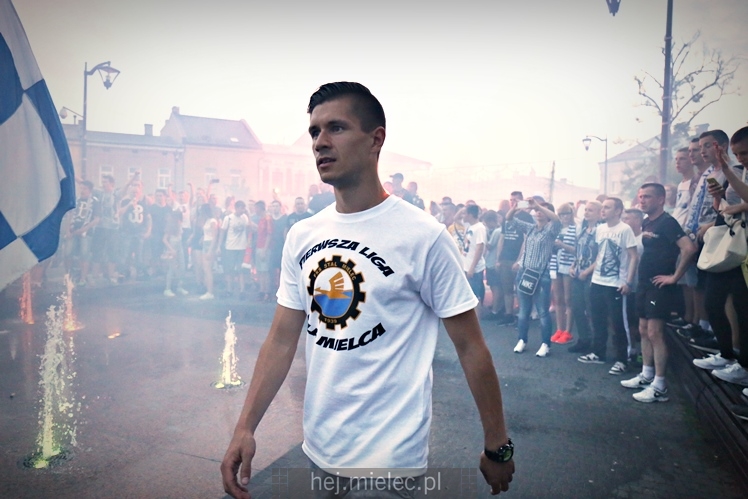 FETA PO AWANSIE! Tysiące kibiców świętowało awans na ulicach miasta - CZĘŚĆ I