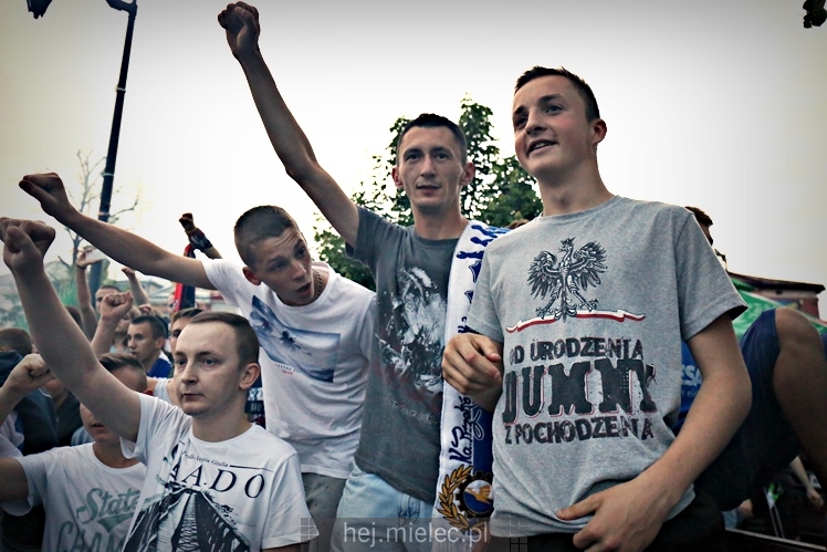 FETA PO AWANSIE! Tysiące kibiców świętowało awans na ulicach miasta - CZĘŚĆ I