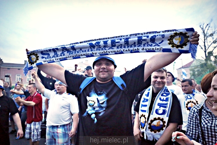 FETA PO AWANSIE! Tysiące kibiców świętowało awans na ulicach miasta - CZĘŚĆ I