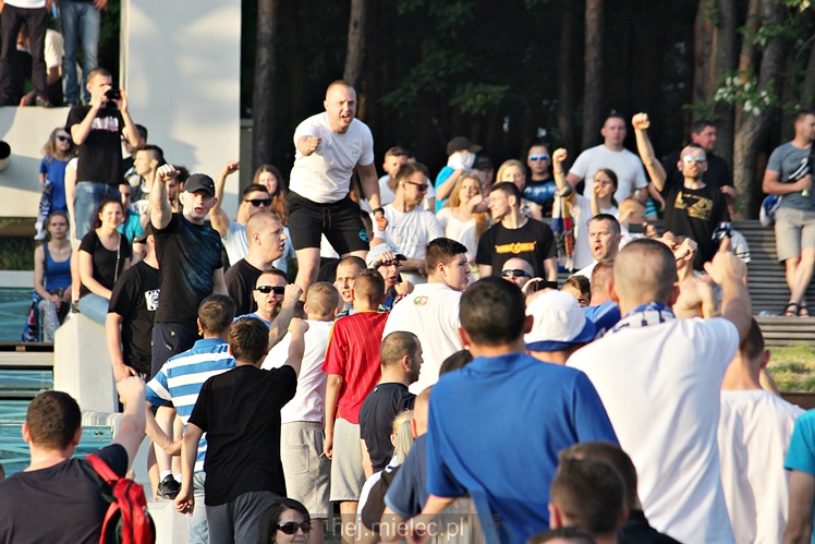 FETA PO AWANSIE! Tysiące kibiców świętowało awans na ulicach miasta - CZĘŚĆ II