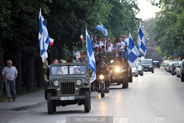 FETA PO AWANSIE! Tysiące kibiców świętowało awans na ulicach miasta - CZĘŚĆ II