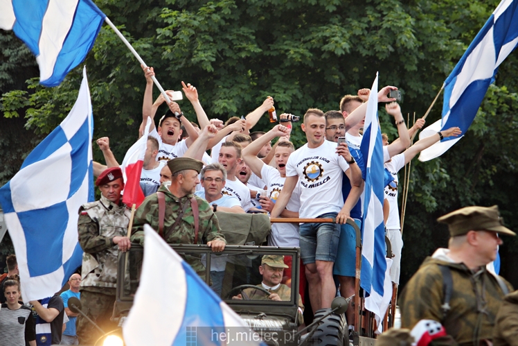 FETA PO AWANSIE! Tysiące kibiców świętowało awans na ulicach miasta - CZĘŚĆ II
