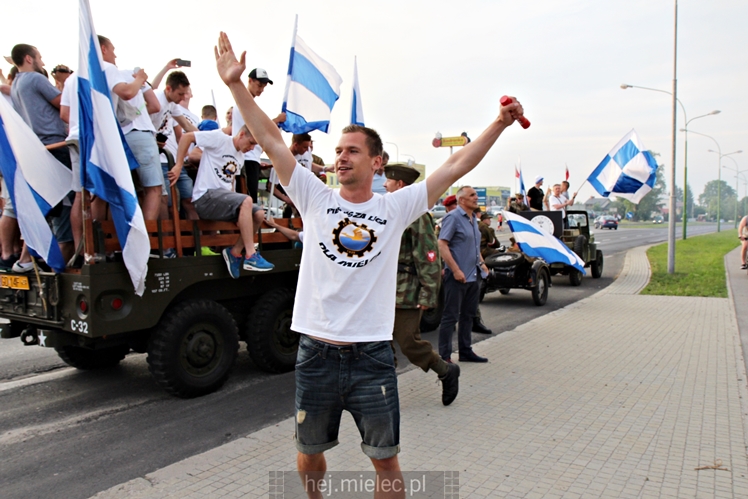 FETA PO AWANSIE! Tysiące kibiców świętowało awans na ulicach miasta - CZĘŚĆ II