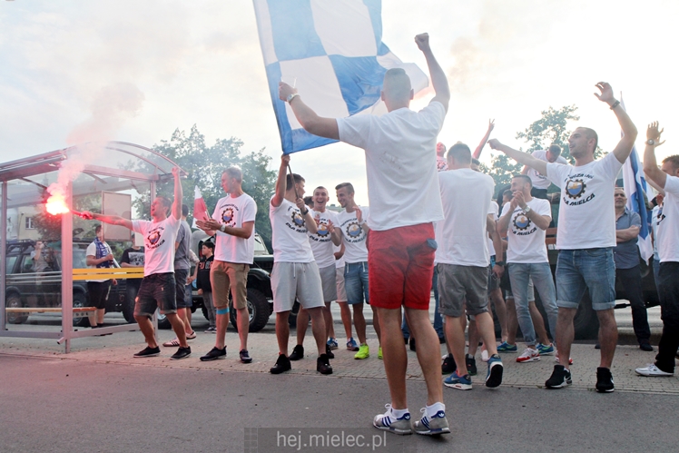 FETA PO AWANSIE! Tysiące kibiców świętowało awans na ulicach miasta - CZĘŚĆ II
