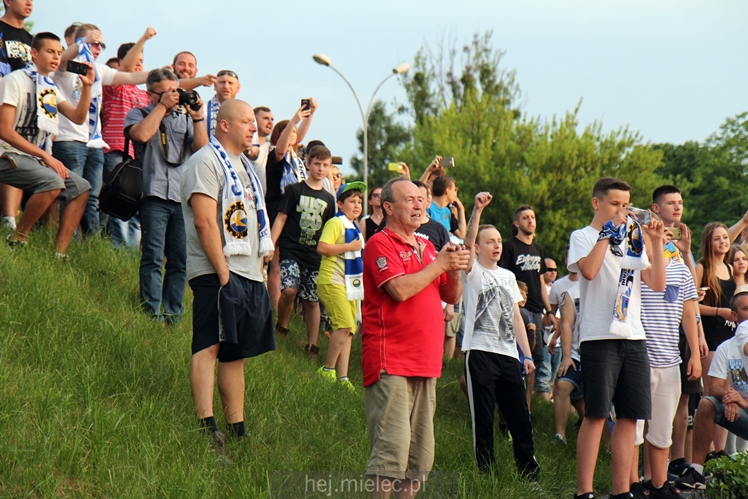 FETA PO AWANSIE! Tysiące kibiców świętowało awans na ulicach miasta - CZĘŚĆ II