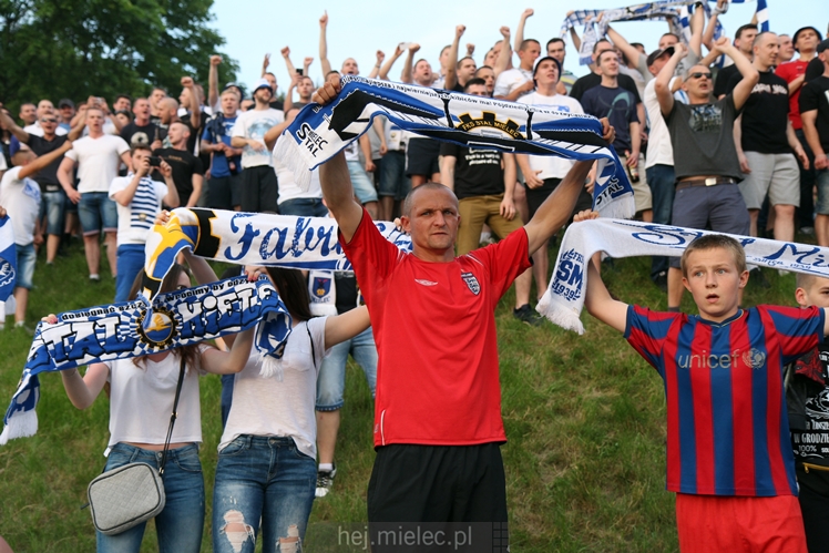 FETA PO AWANSIE! Tysiące kibiców świętowało awans na ulicach miasta - CZĘŚĆ II