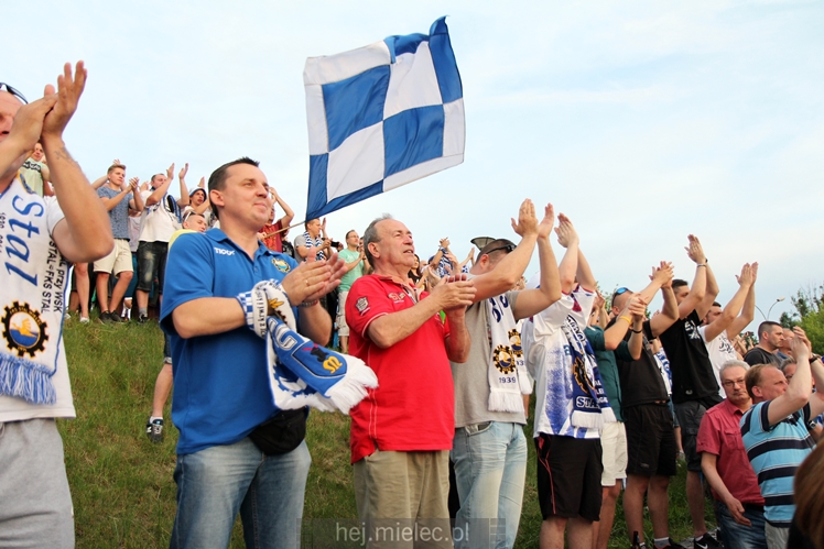FETA PO AWANSIE! Tysiące kibiców świętowało awans na ulicach miasta - CZĘŚĆ II