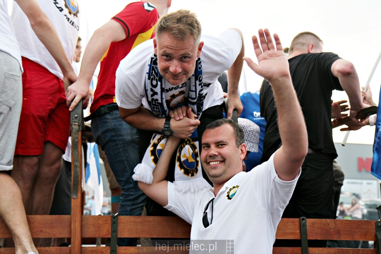FETA PO AWANSIE! Tysiące kibiców świętowało awans na ulicach miasta - CZĘŚĆ II