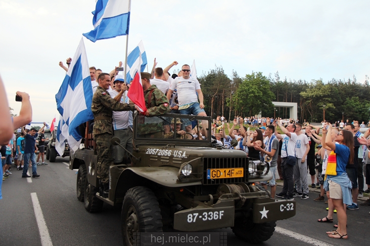 FETA PO AWANSIE! Tysiące kibiców świętowało awans na ulicach miasta - CZĘŚĆ II
