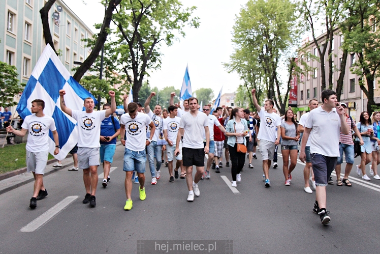 FETA PO AWANSIE! Tysiące kibiców świętowało awans na ulicach miasta - CZĘŚĆ II