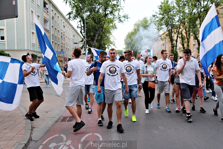 FETA PO AWANSIE! Tysiące kibiców świętowało awans na ulicach miasta - CZĘŚĆ II